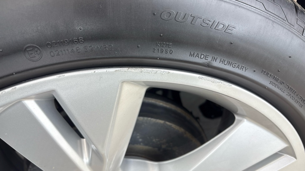 AUDI Q4 Scuff