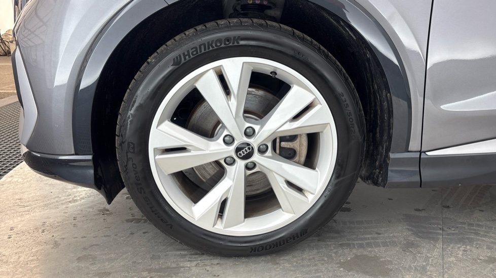 AUDI Q4 Image 17