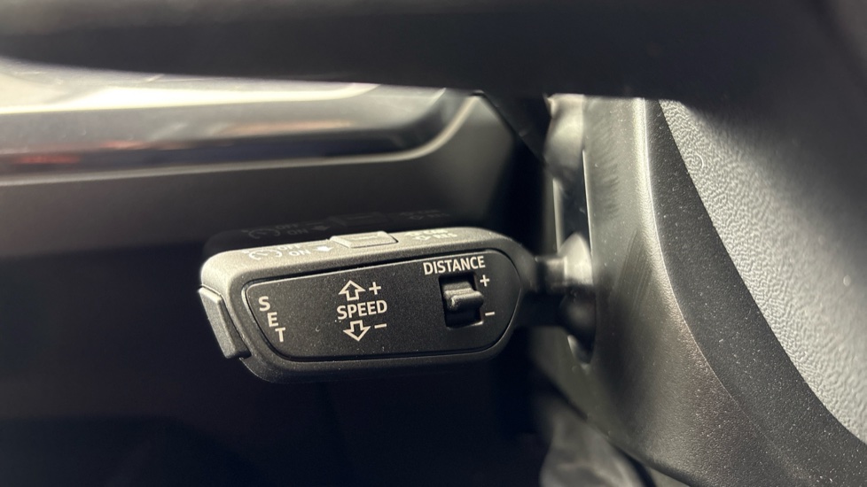 AUDI Q4 cruise control