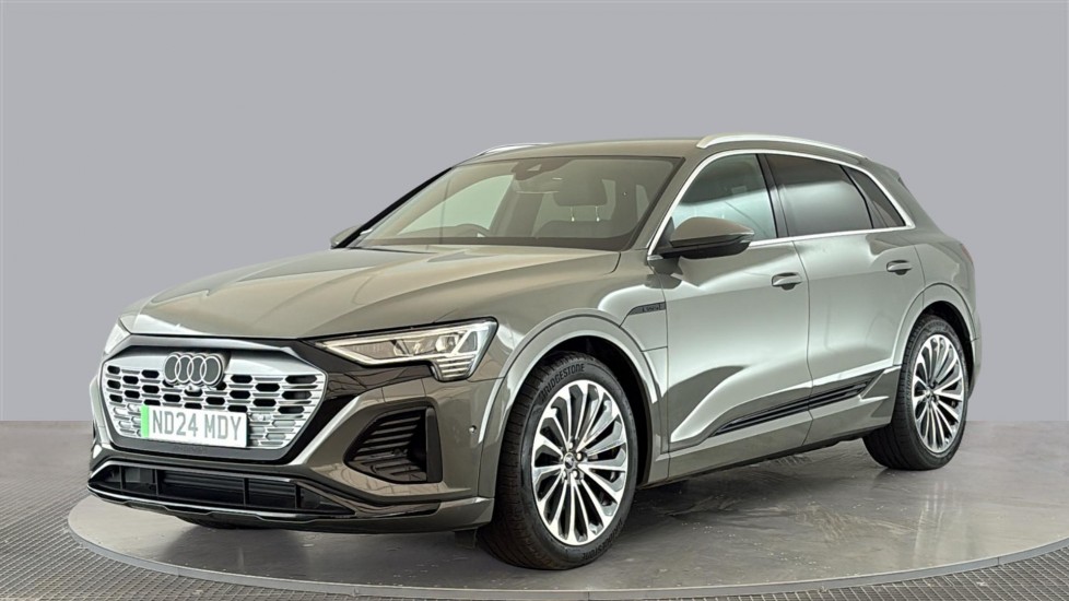 Used AUDI Q8