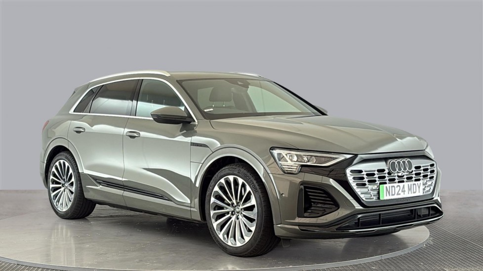 AUDI Q8 Image 7