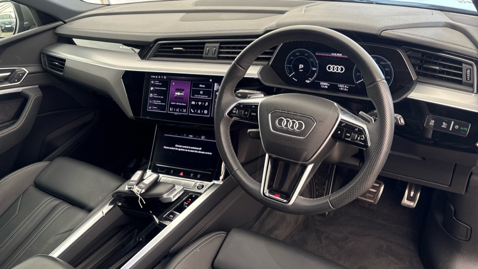 AUDI Q8 Image 9