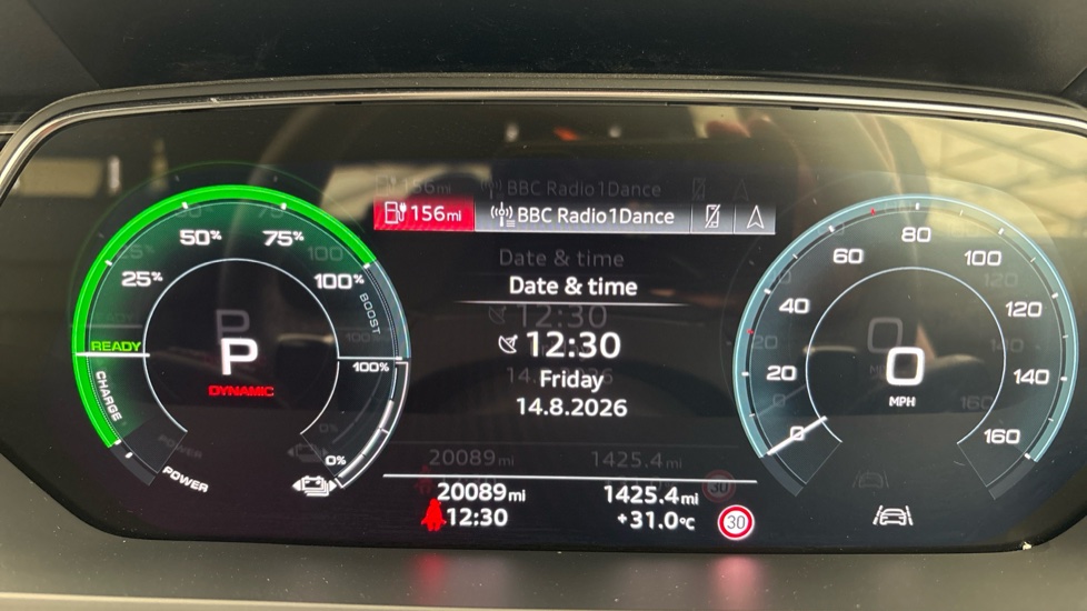 AUDI Q8 Image 13