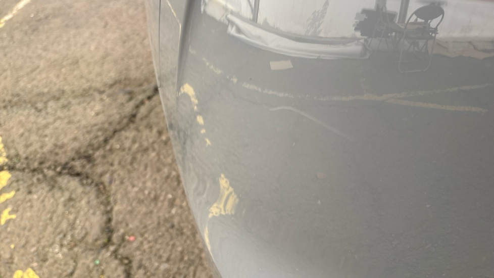AUDI Q4 scratches