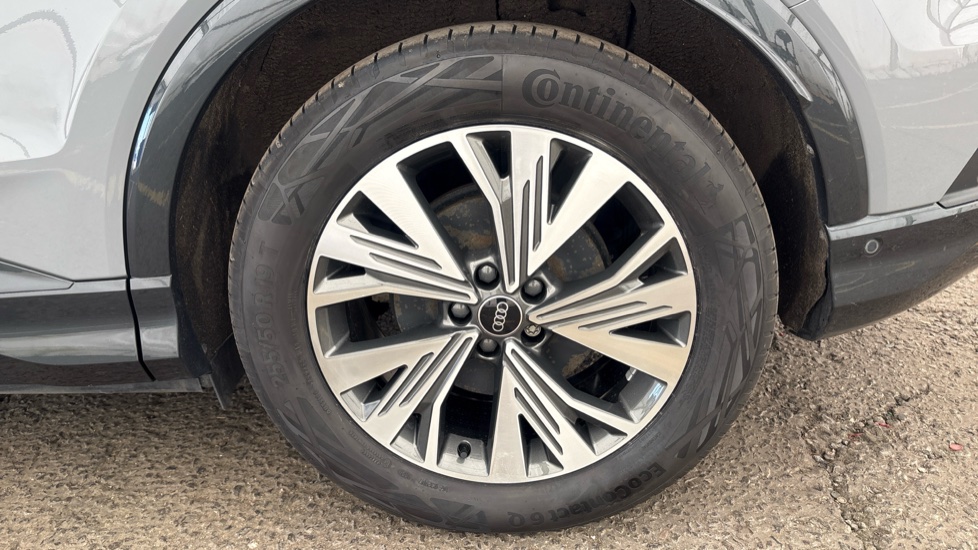 AUDI Q4 Image 18