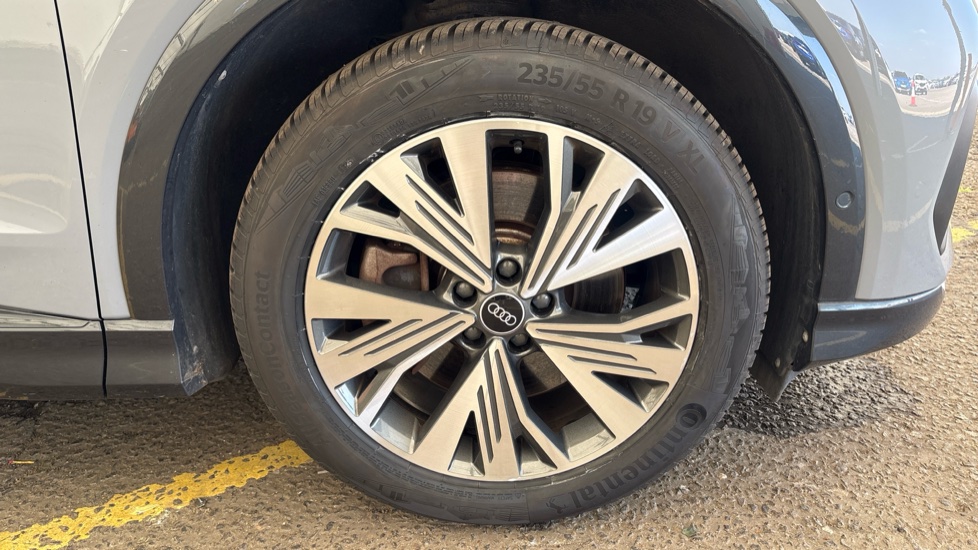 AUDI Q4 Image 20