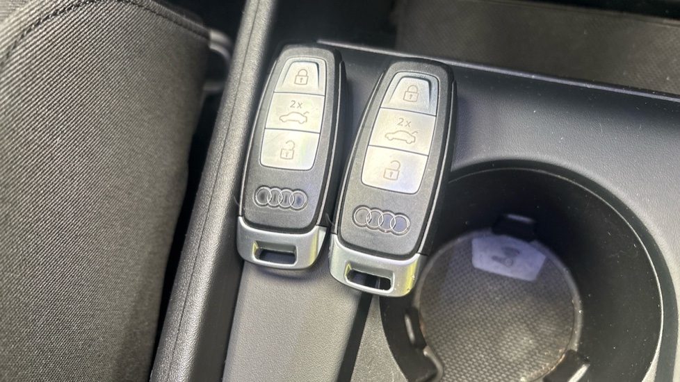 AUDI Q4 two keys