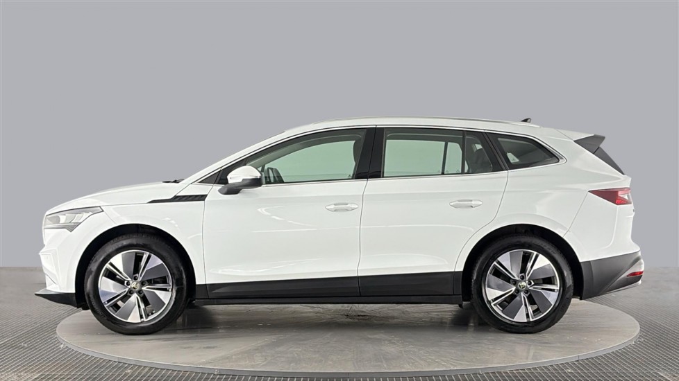 SKODA ENYAQ Image 2