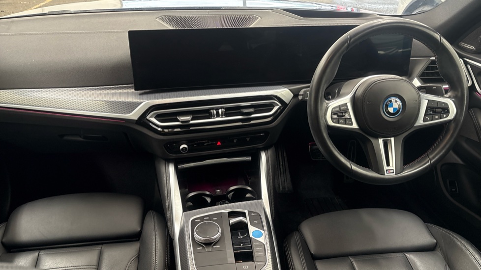 BMW I4 Image 11