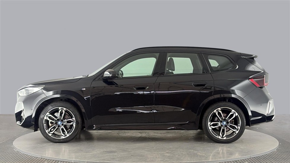 BMW iX1 Image 2