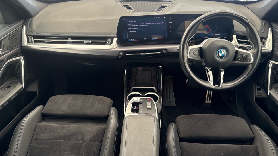 BMW iX1 Image 11