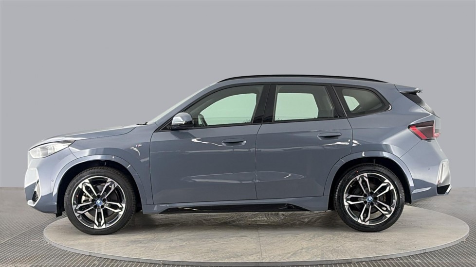 BMW iX1 Image 2