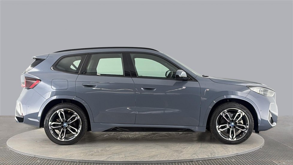 BMW iX1 Image 6