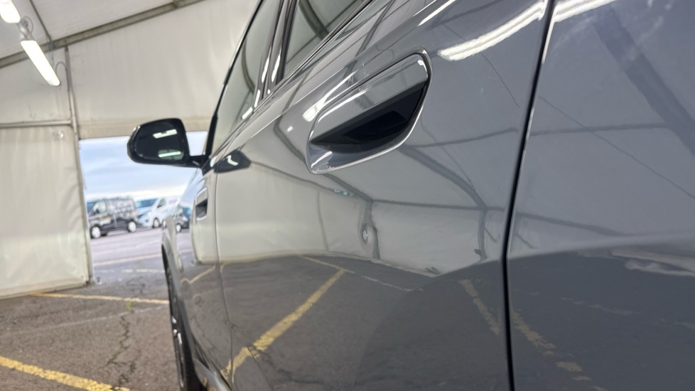 BMW iX1 dent