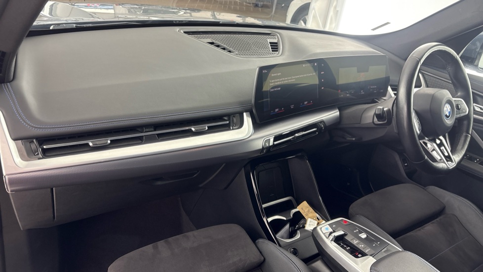 BMW iX1 Image 10