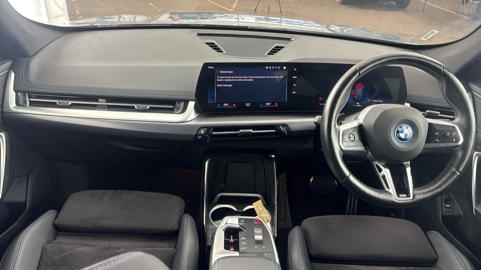 BMW iX1 Image 11