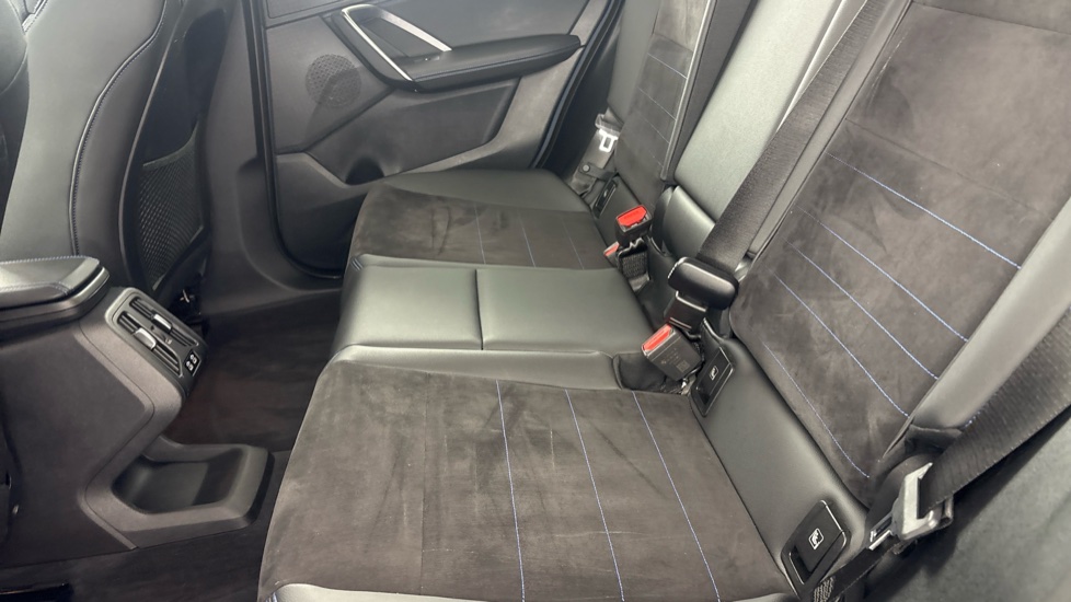 BMW iX1 Image 14