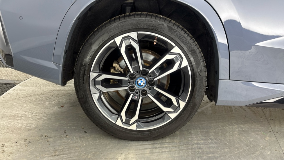 BMW iX1 Image 19