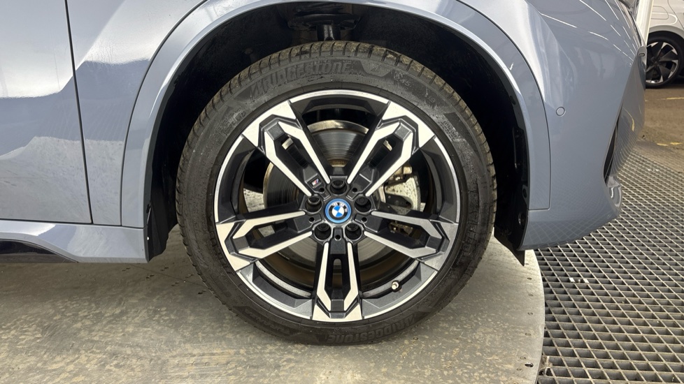 BMW iX1 Image 20