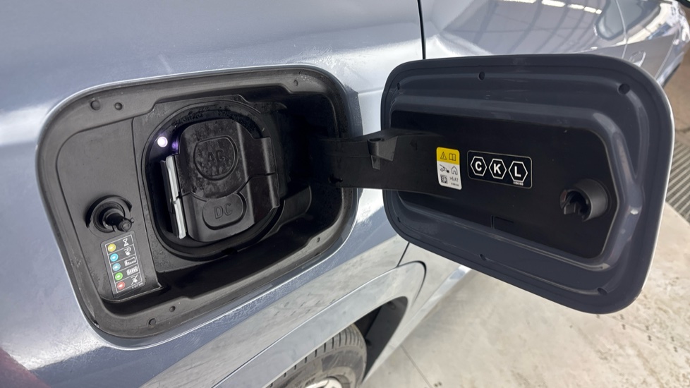 BMW iX1 Image 21