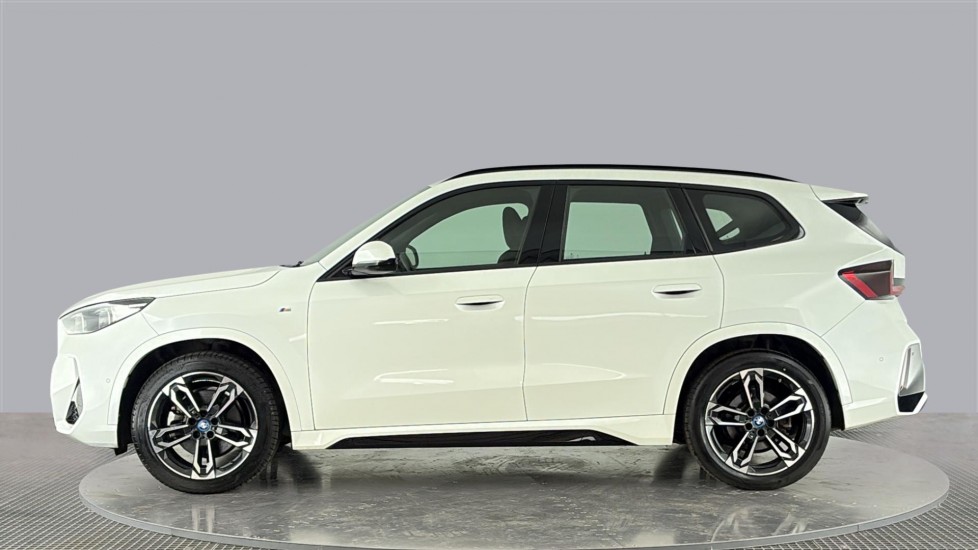 BMW iX1 Image 2