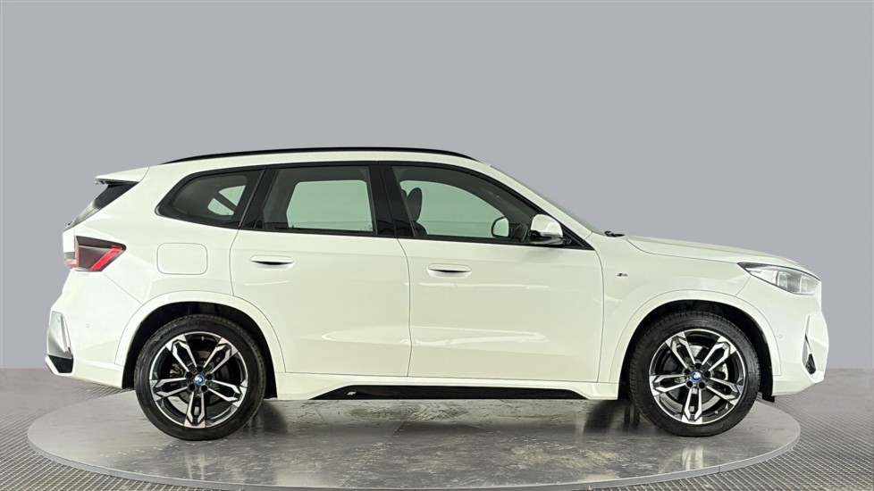 BMW iX1 Image 6