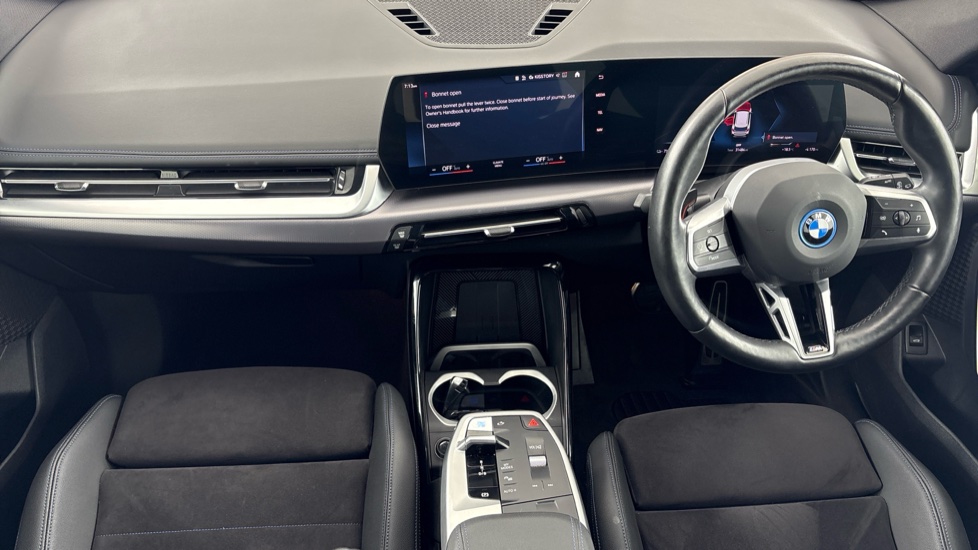 BMW iX1 Image 11