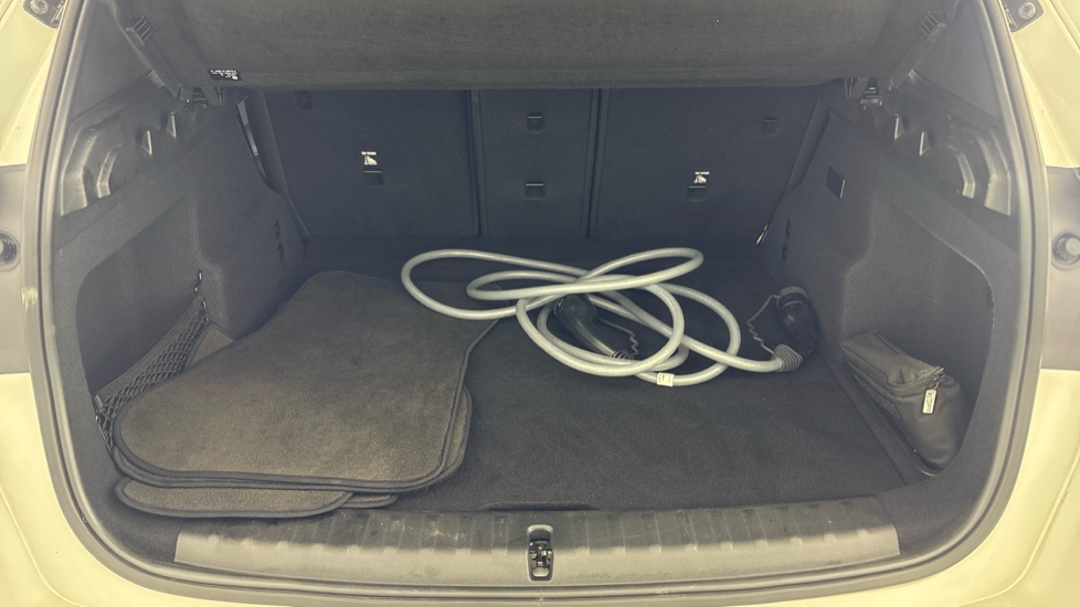 BMW iX1 Image 15