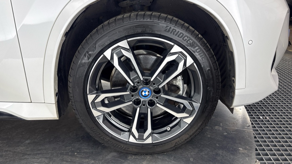 BMW iX1 Image 20