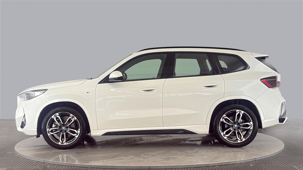 BMW iX1 Image 2