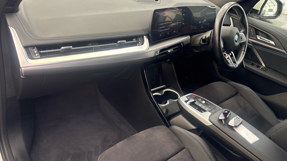 BMW iX1 Image 10