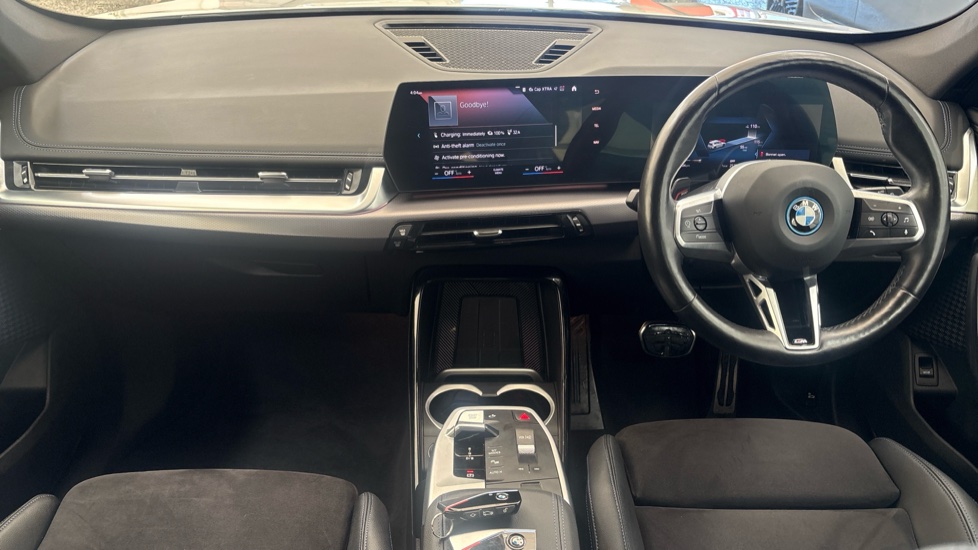 BMW iX1 Image 11