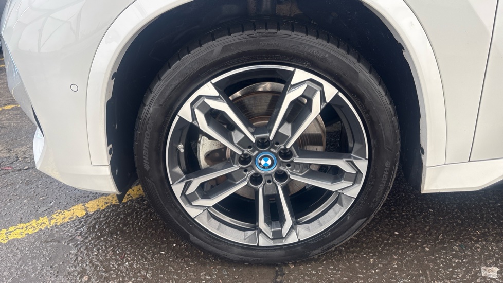 BMW iX1 Image 17