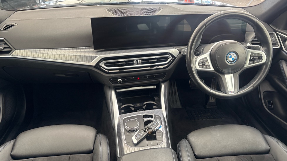 BMW I4 Image 11