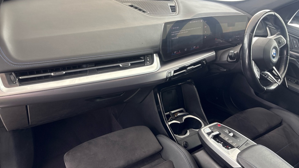 BMW iX1 Image 10