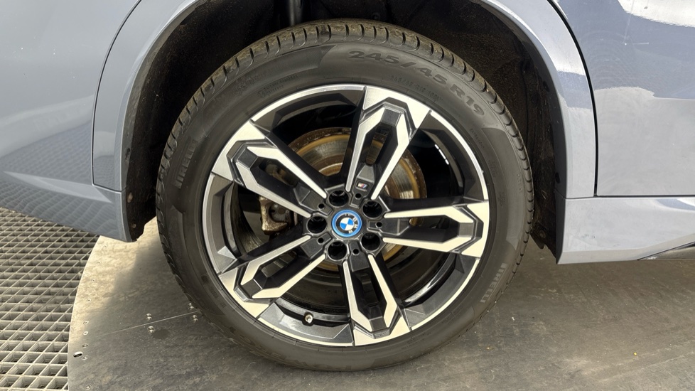 BMW iX1 Image 19
