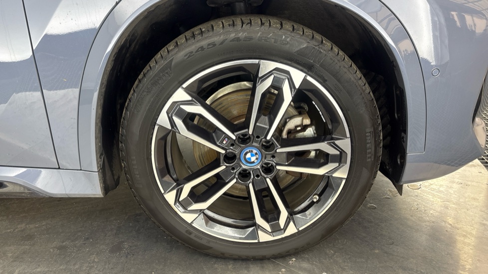BMW iX1 Image 20