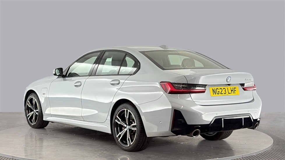 BMW 3 SERIES Image 3