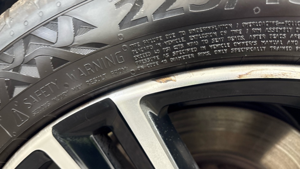 BMW 3 SERIES scuff