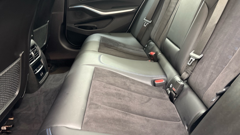 BMW 3 SERIES Image 14