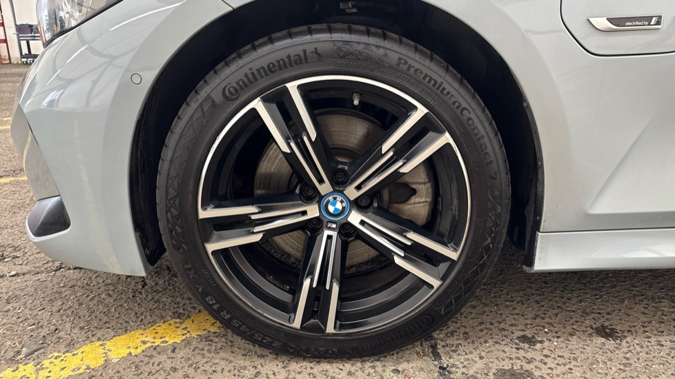 BMW 3 SERIES Image 17