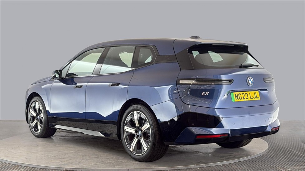 BMW iX Image 3