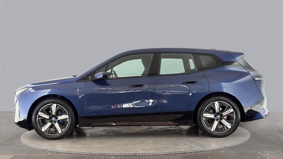 BMW iX Image 2