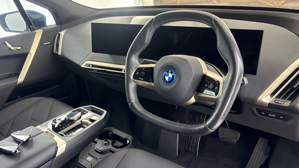 BMW iX Image 9
