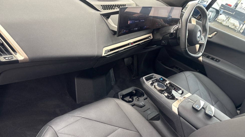 BMW iX Image 10