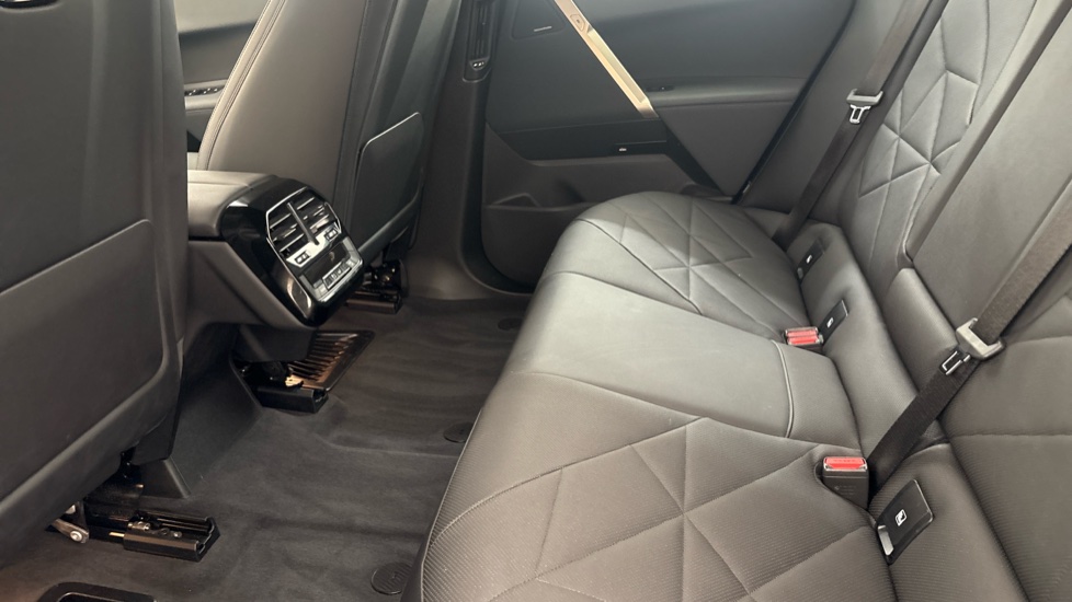 BMW iX Image 14