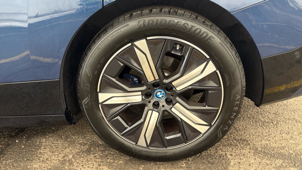 BMW iX Image 18