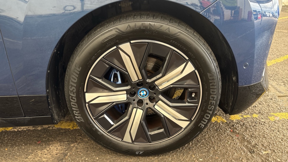 BMW iX Image 20