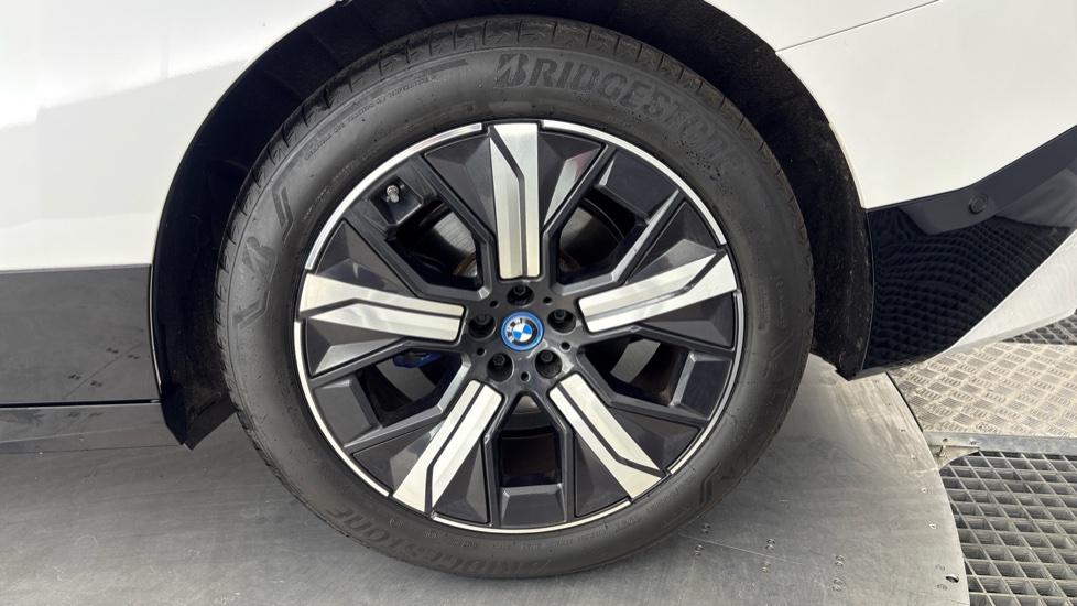BMW iX ESTATE 240kW xDrive40 M Sport 76.6kWh 5dr Auto