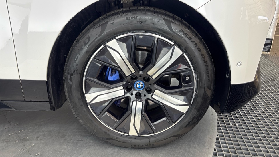 BMW iX ESTATE 240kW xDrive40 M Sport 76.6kWh 5dr Auto
